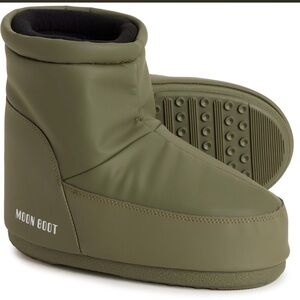 MOON BOOTS Icon Low No Lace Rubber Boots (Size 36/38 US Shoe Size 5½-7 Women)
